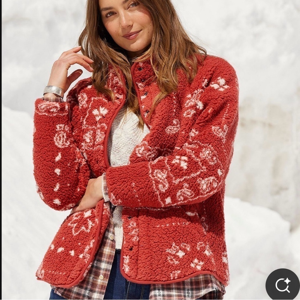 Wrangler Retro printed Sherpa jacked in burnt paisley